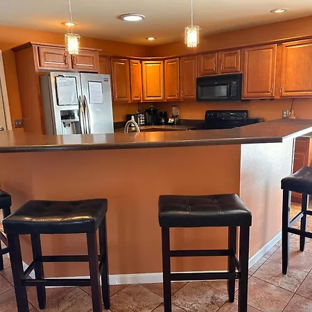 A Huge Sprawling House On A Large Lot -15 Minutes To St Louis Villa